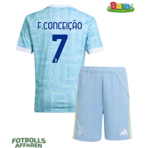 Juventus Francisco Conceicao #7 Bortaställ Barn 2025-26 Kortärmad (+ Korta byxor)